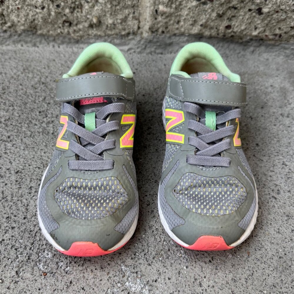 NEW BALANCE 720v4 Sneakers Girls 11.5 29 Gray Neon Pink Laceless Running Shoes - Picture 3 of 10
